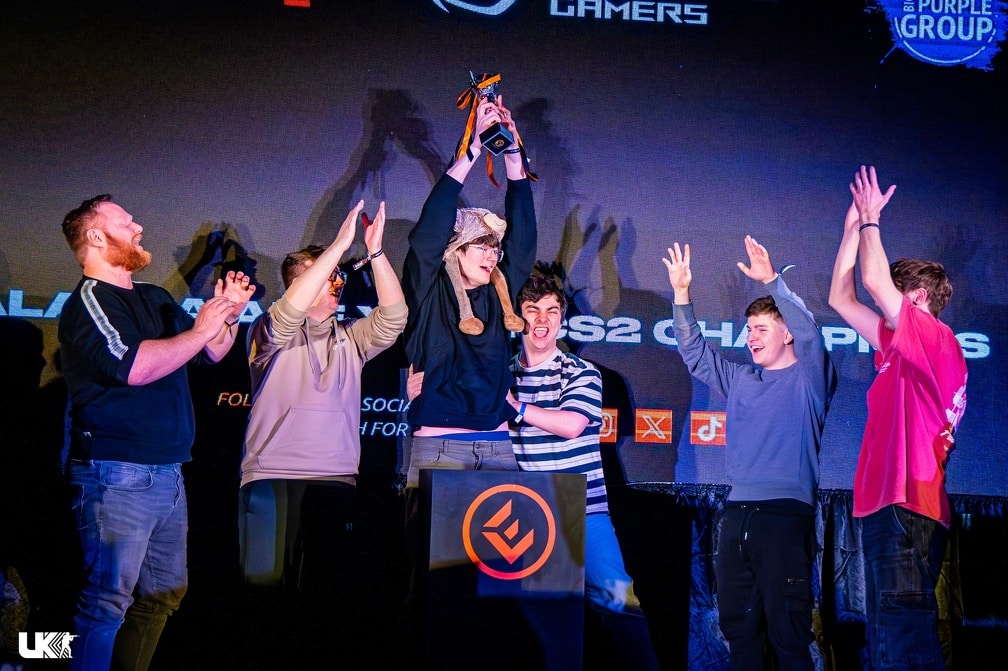 ALASKA win EPICLAN44 Counter-Strike finals against 8sins - photo by UKCSGO/GrimyRannarr