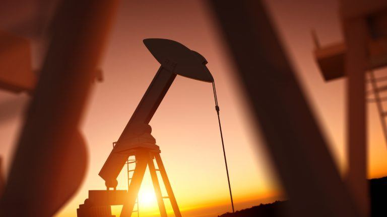 Oil Markets on Knife-Edge With Brent Poised for Violent Breakout Amid War Fears