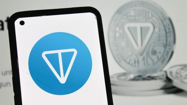 TOP Raises $28.5 Million at $1 Billion Valuation for Global Expansion