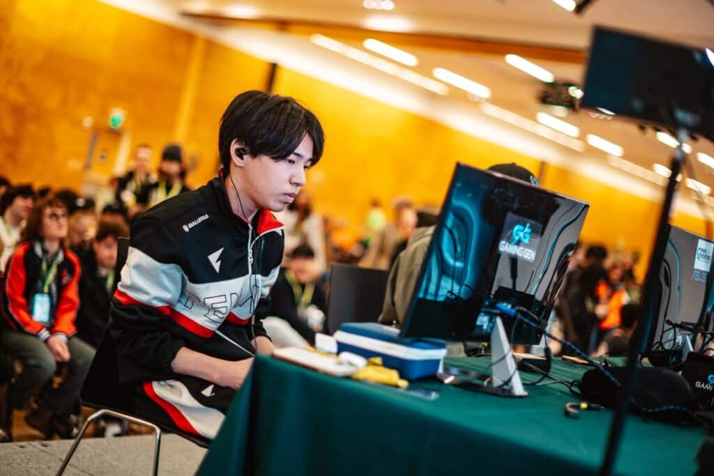 Miya competing in tournament.