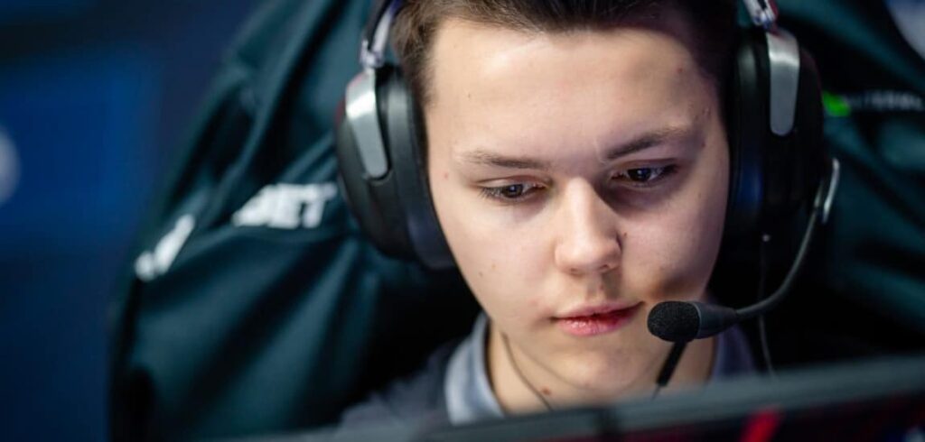 f1ku leaves OG after 1,161 days