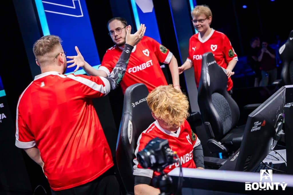 Image of MOUZ Counter-Strike team competing at BLAST Bounty Season 2