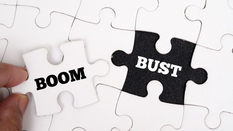 BTC Boom or Bust? Derive Insights Predicts $200K Top, Warns of $90K Crash