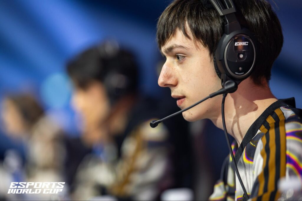 Peterbot Peter Kata competing in Fortnite at Esports World Cup