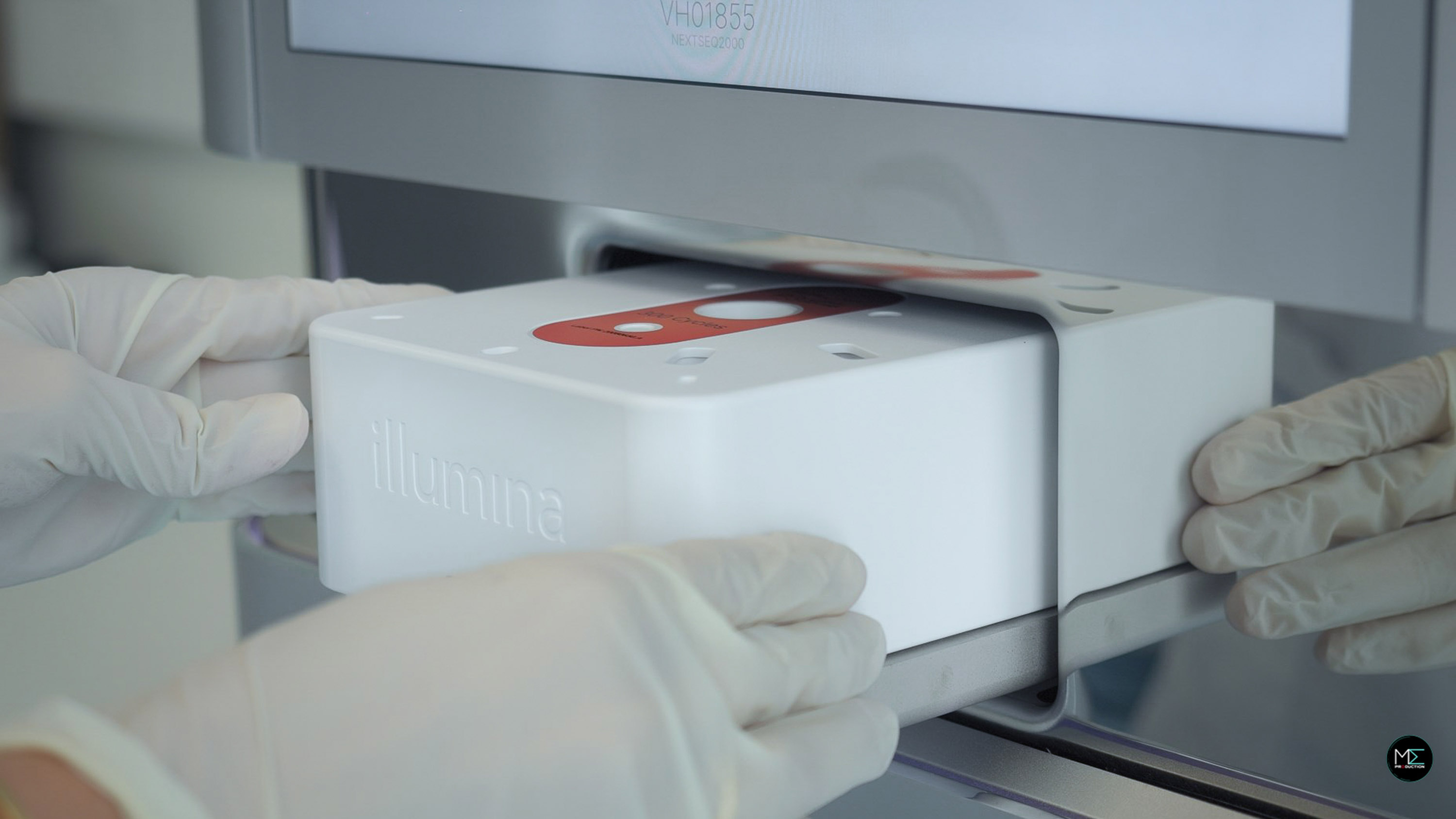 P4 Flowcell Cartridge for Illumina NextSeq 2000 Sequencing Platform.